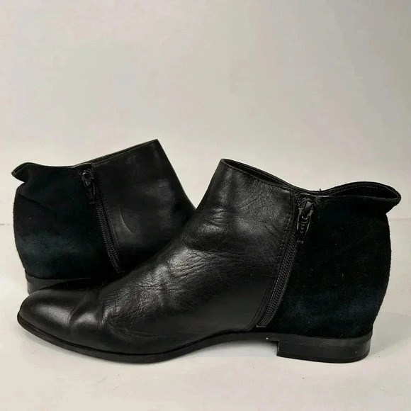 Nine West black leather suede flat ankle booties, studded, Size 7.5M - Picture 6 of 9